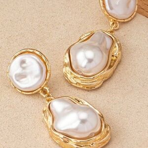 Elegant Gold and Pearl Drop Earrings